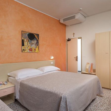 Hotel Alfa Tao Riccione Eksteriør billede