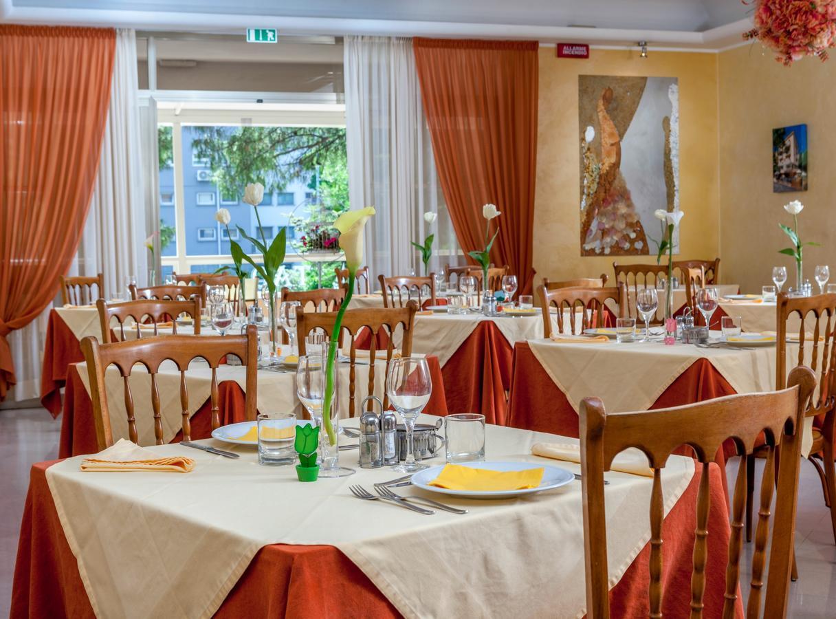 Hotel Alfa Tao Riccione Eksteriør billede