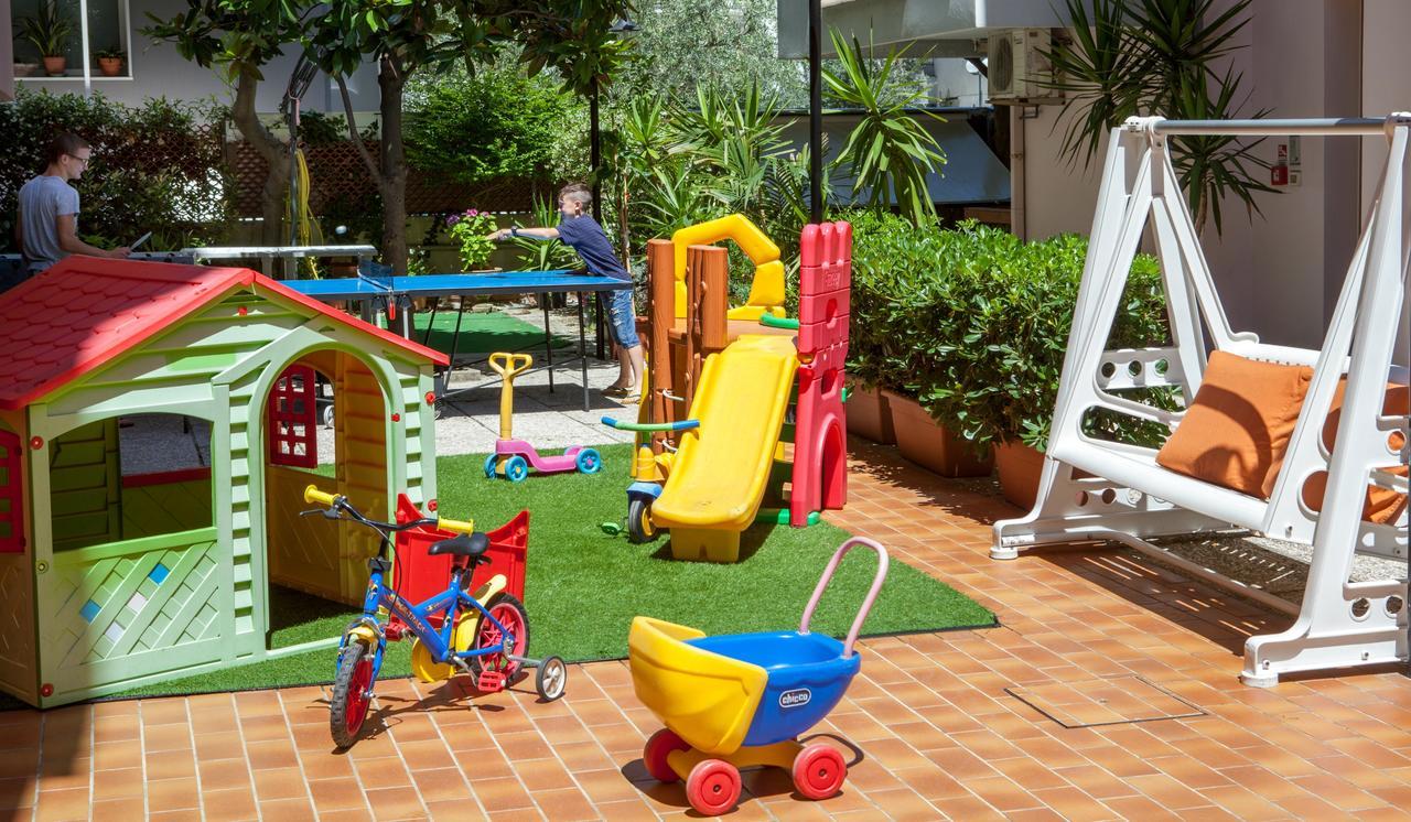 Hotel Alfa Tao Riccione Eksteriør billede