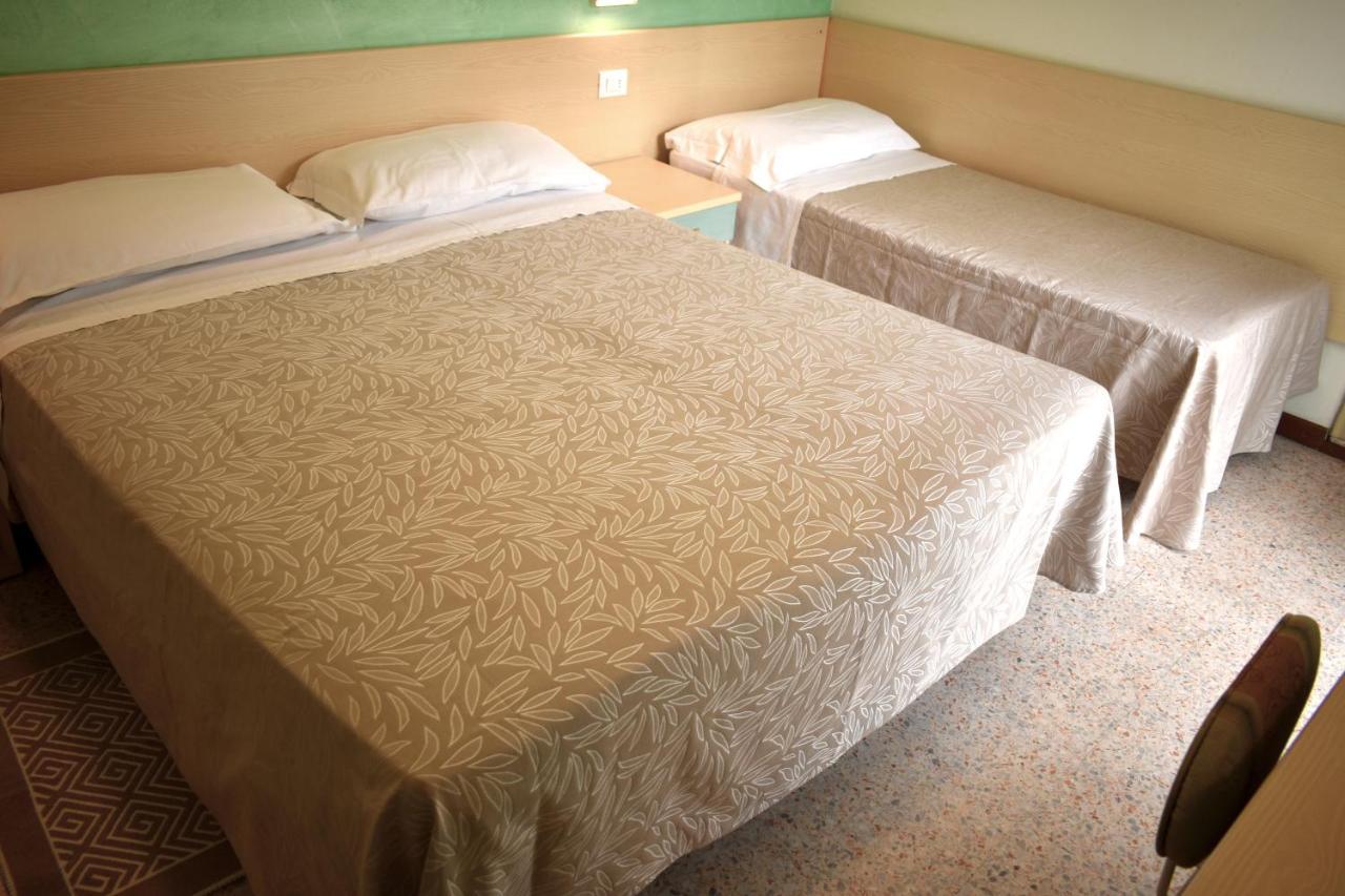 Hotel Alfa Tao Riccione Eksteriør billede
