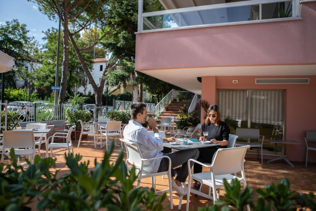 Hotel Alfa Tao Riccione Eksteriør billede