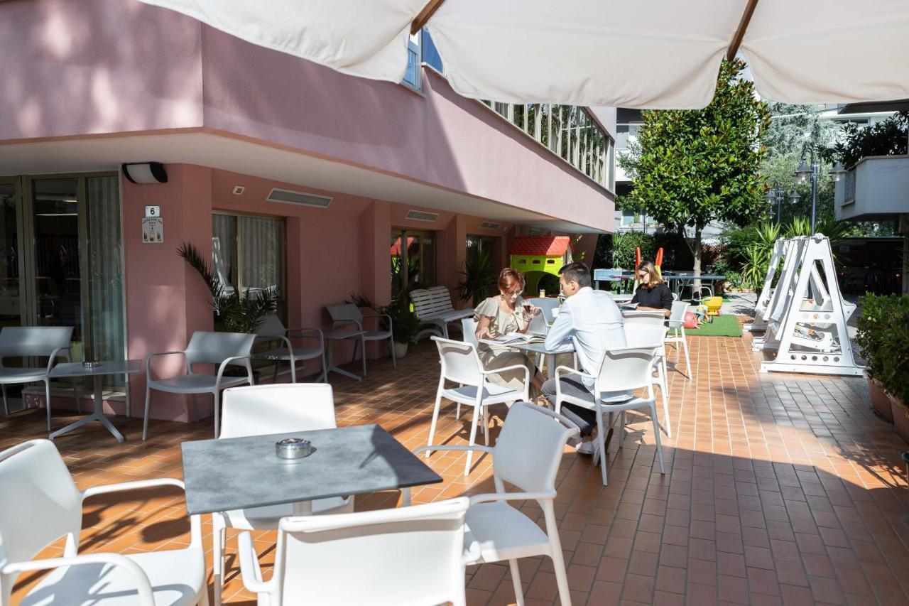 Hotel Alfa Tao Riccione Eksteriør billede