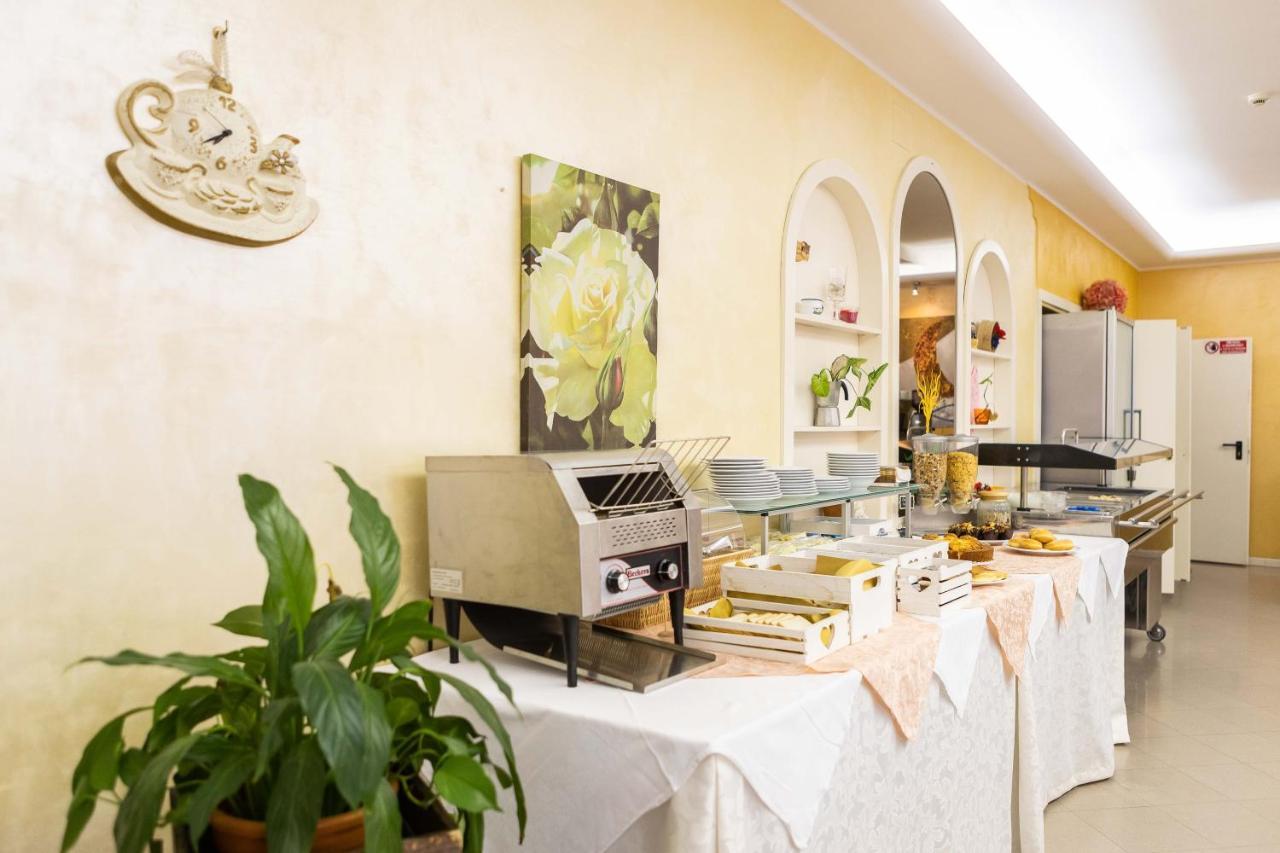 Hotel Alfa Tao Riccione Eksteriør billede